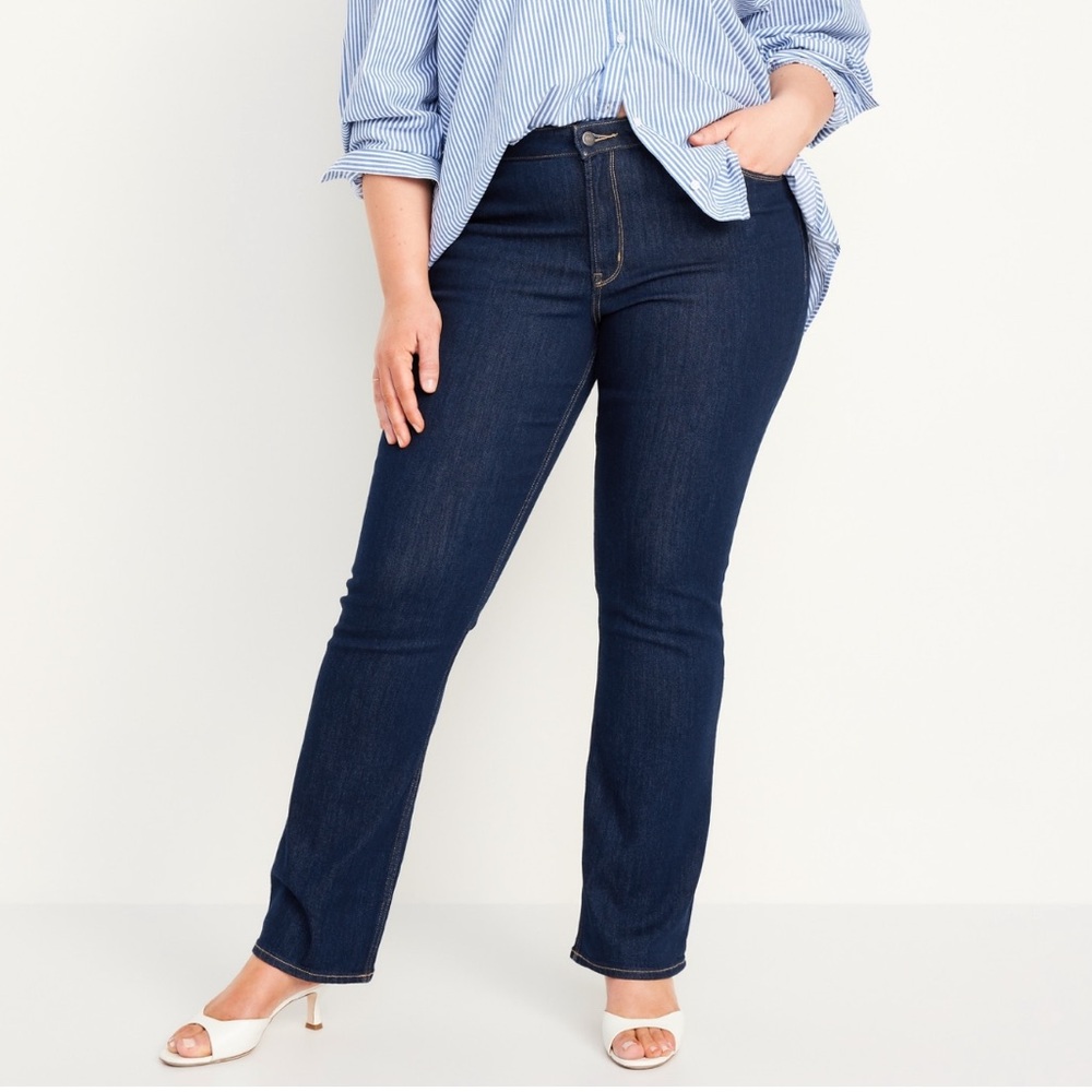 Old Navy LIKE NEW Mid Rise WOW Bootcut plus dark wash Jeans 22